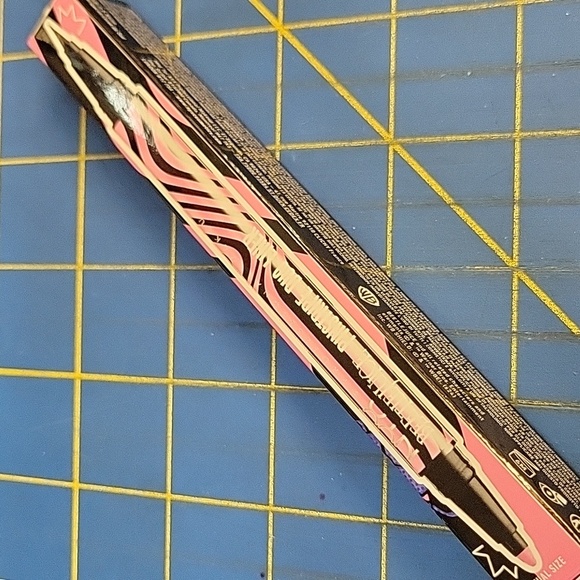 NYX Beetlejuice Pin Stripe Duo Gel Liner 0.1g Liquid Liner 0.4ml New Sealed Box - Picture 3 of 6